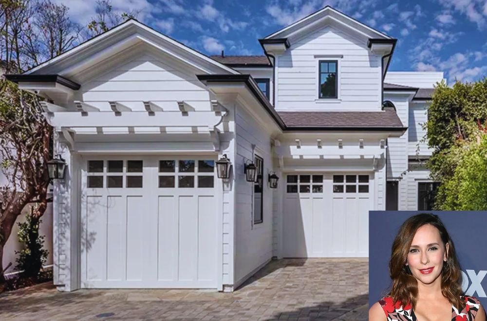 Jennifer Love Hewitt's Stunning Residence in Los Angeles