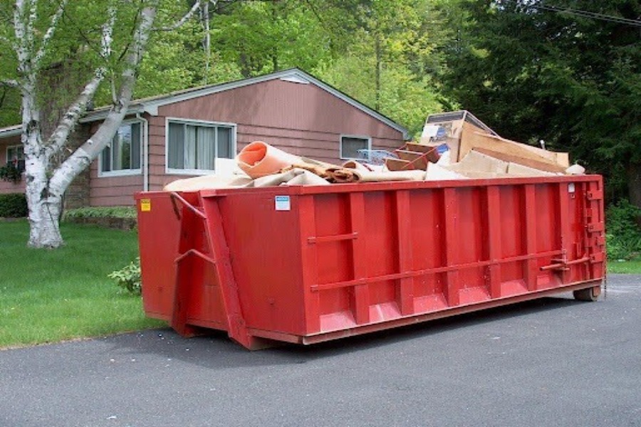 How Dumpster Rental Services Simplify Home Renovations