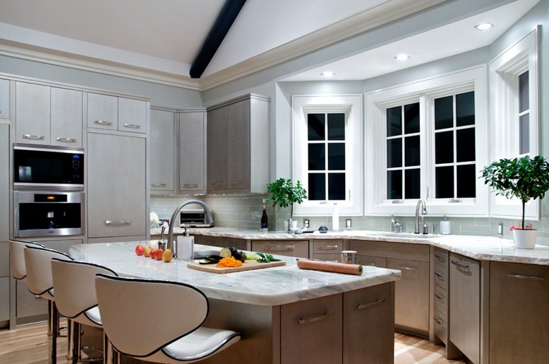 20 Charming Kitchen Spaces with Bay Windows Home Design