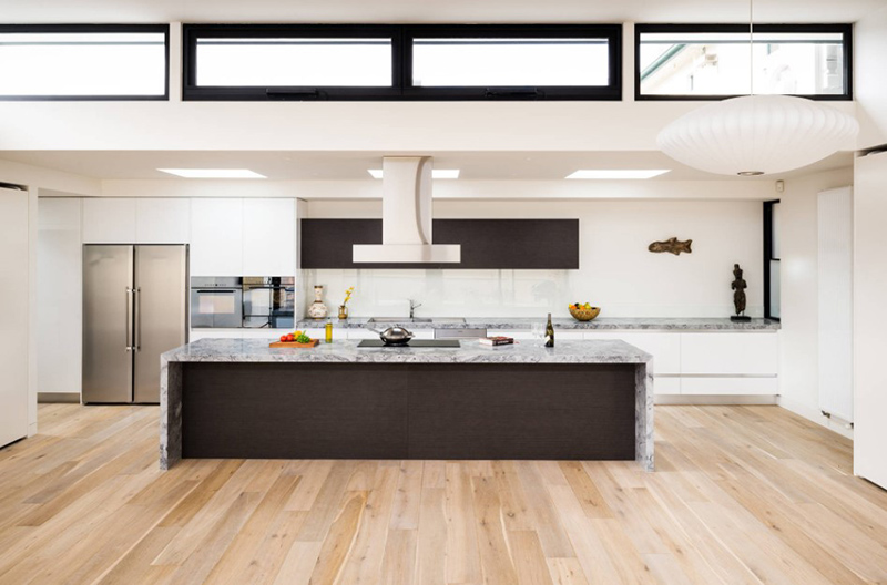 20 Modern Black and White Kitchens That Used Wood Home Design Lover