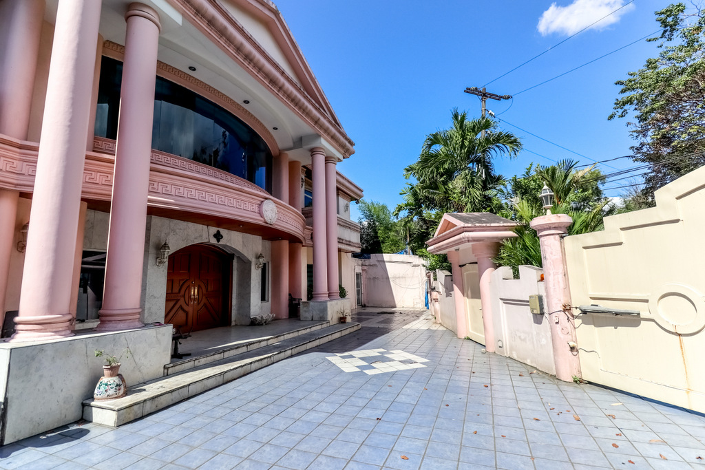 7BR HOUSE FOR SALE CORINTHIAN GARDENS Home Discovery