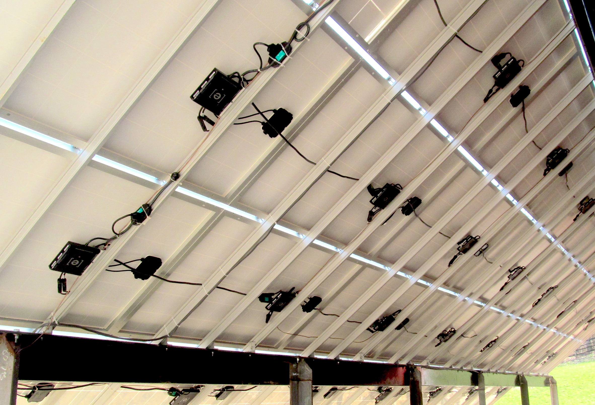 String Inverters vs Micro Inverters for Solar Power Systems