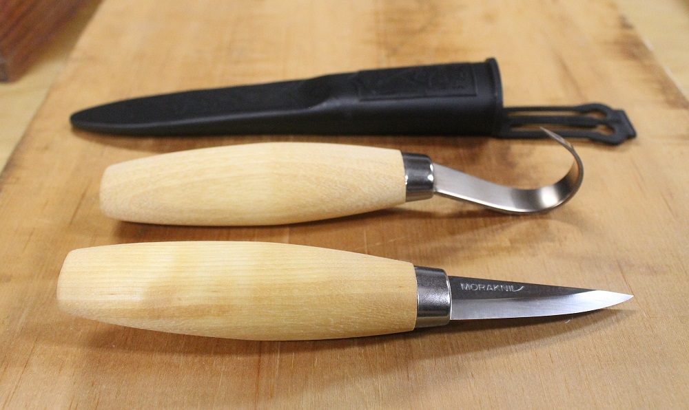 Spoon Carving With The MoraKniv Woodcarving Set and 164 Hook Knife
