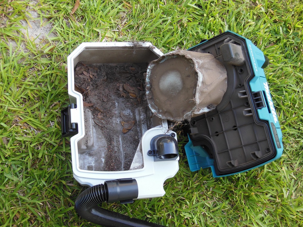 Makita XCV11 Cordless 18V LXT Wet/Dry Vacuum 2 Gallon Dust Sucker