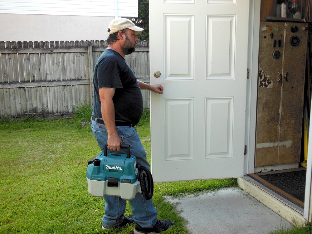 Makita XCV11 Cordless 18V LXT Wet/Dry Vacuum 2 Gallon Dust Sucker