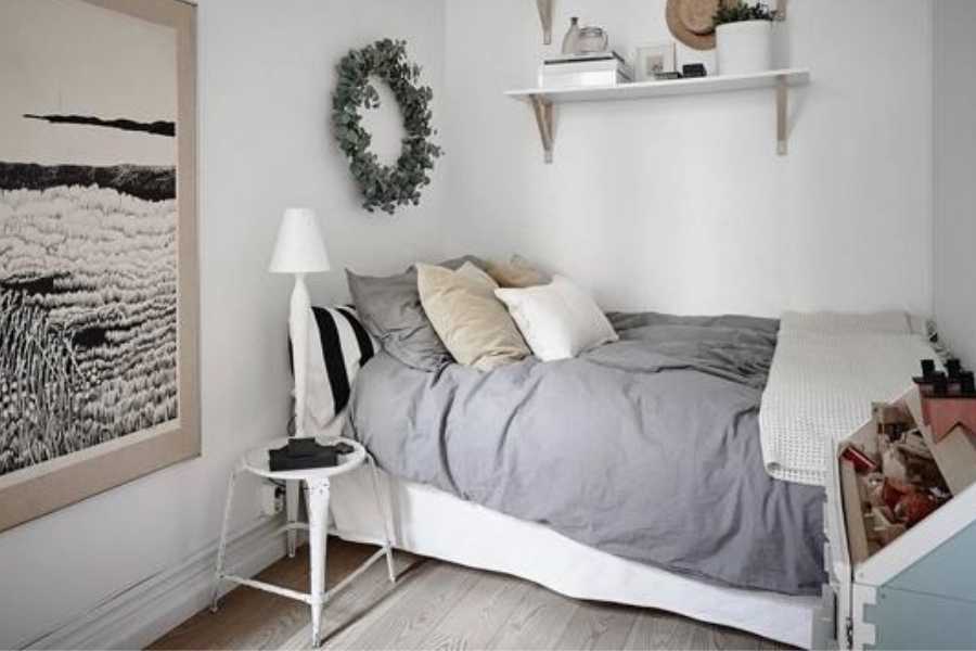 How to Make Your Bed When it is Against the Wall? (Explained)