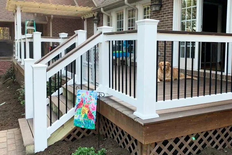 Deck Railing Cost Compared Wood, Metal & Vinyl Prices