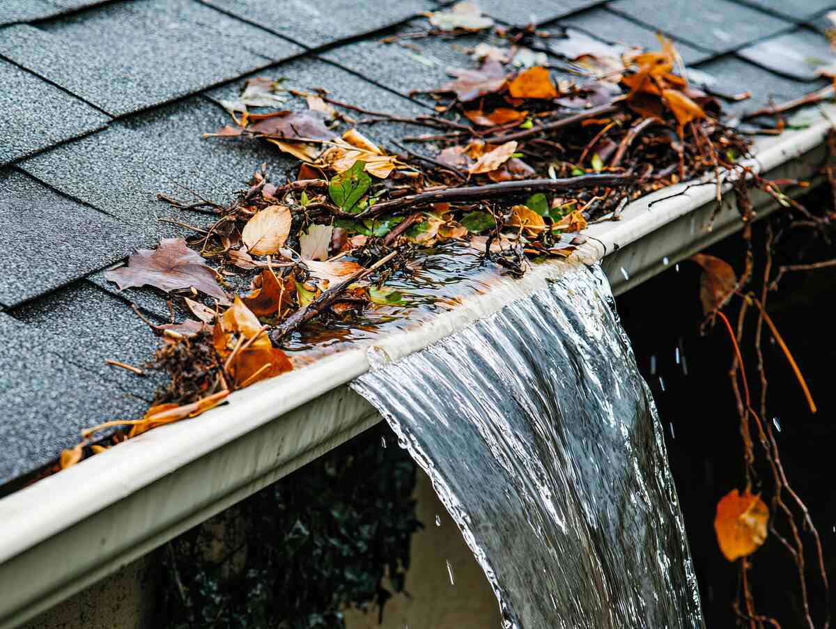 6 Ways Bad Gutters Cause Roof Leaks