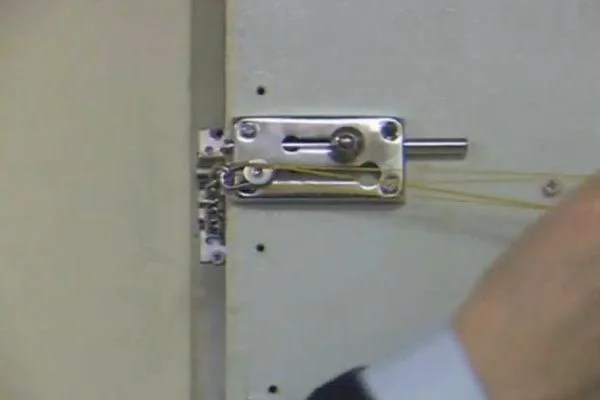 How to Open a Chain Lock From The Outside (With Video)