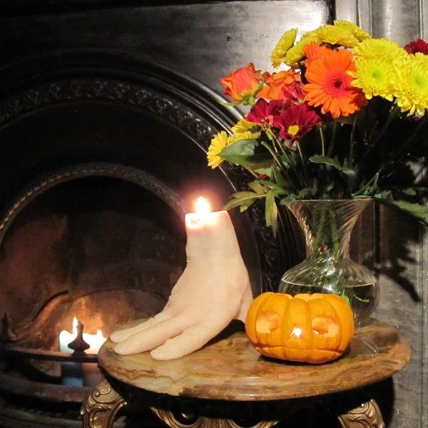 This handshaped bleeding candle is perfect for Halloween