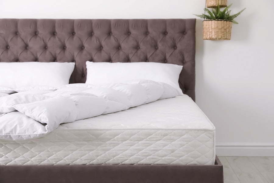 How to Choose the Best Bed and Mattress for Your Master Bedroom
