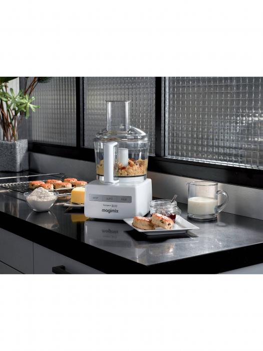 Magimix Compact 3200 Food Processor •