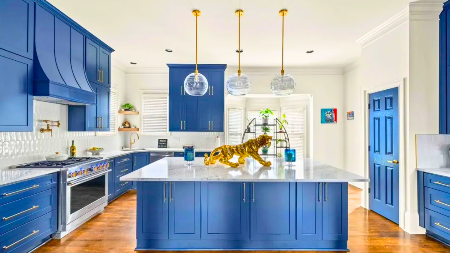 If Youre Afraid Of Color These Navy Cabinet Kitchens Might Change