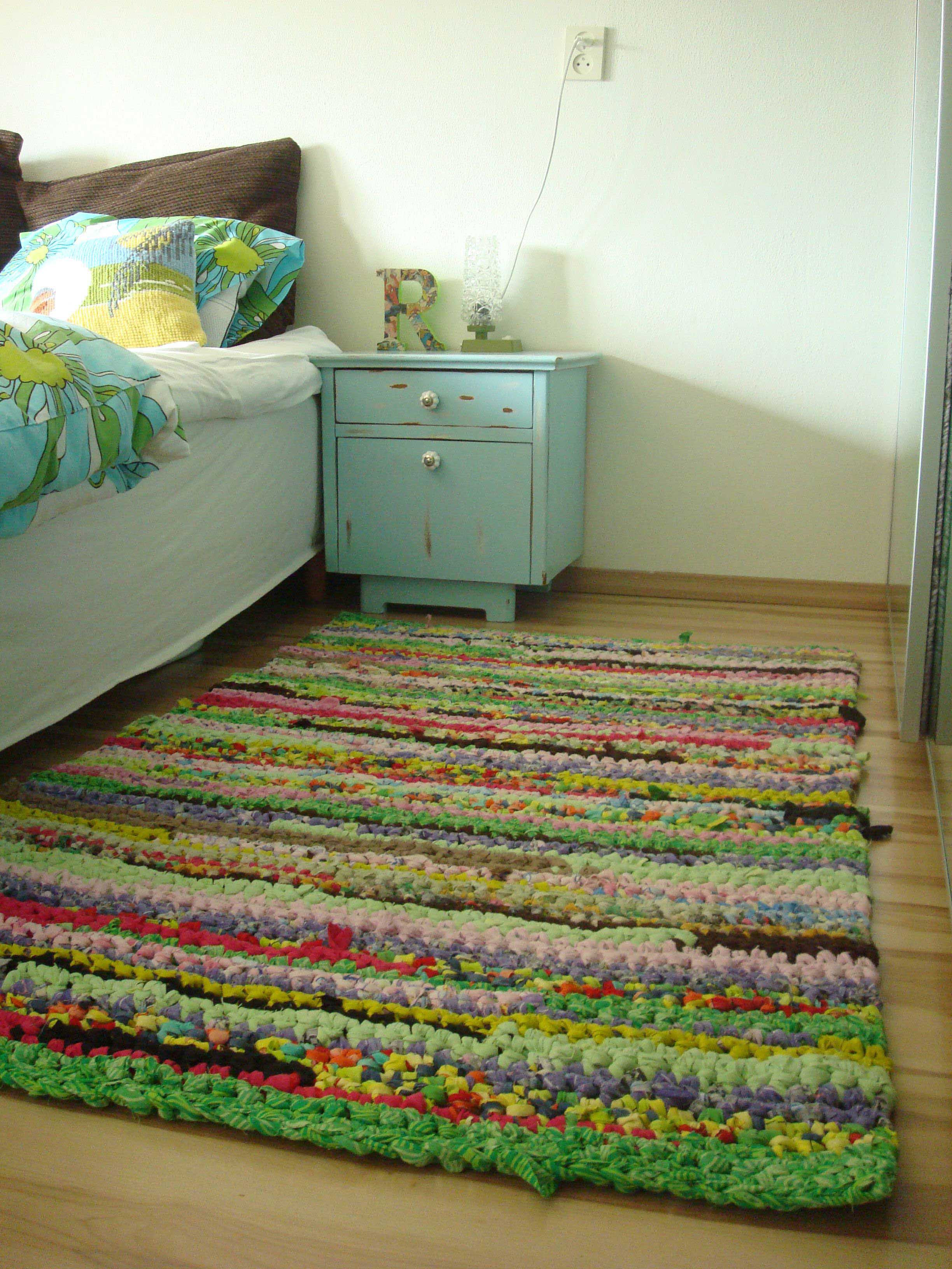 15+ Ways To Upcycle Old Curtains And Bed Sheets