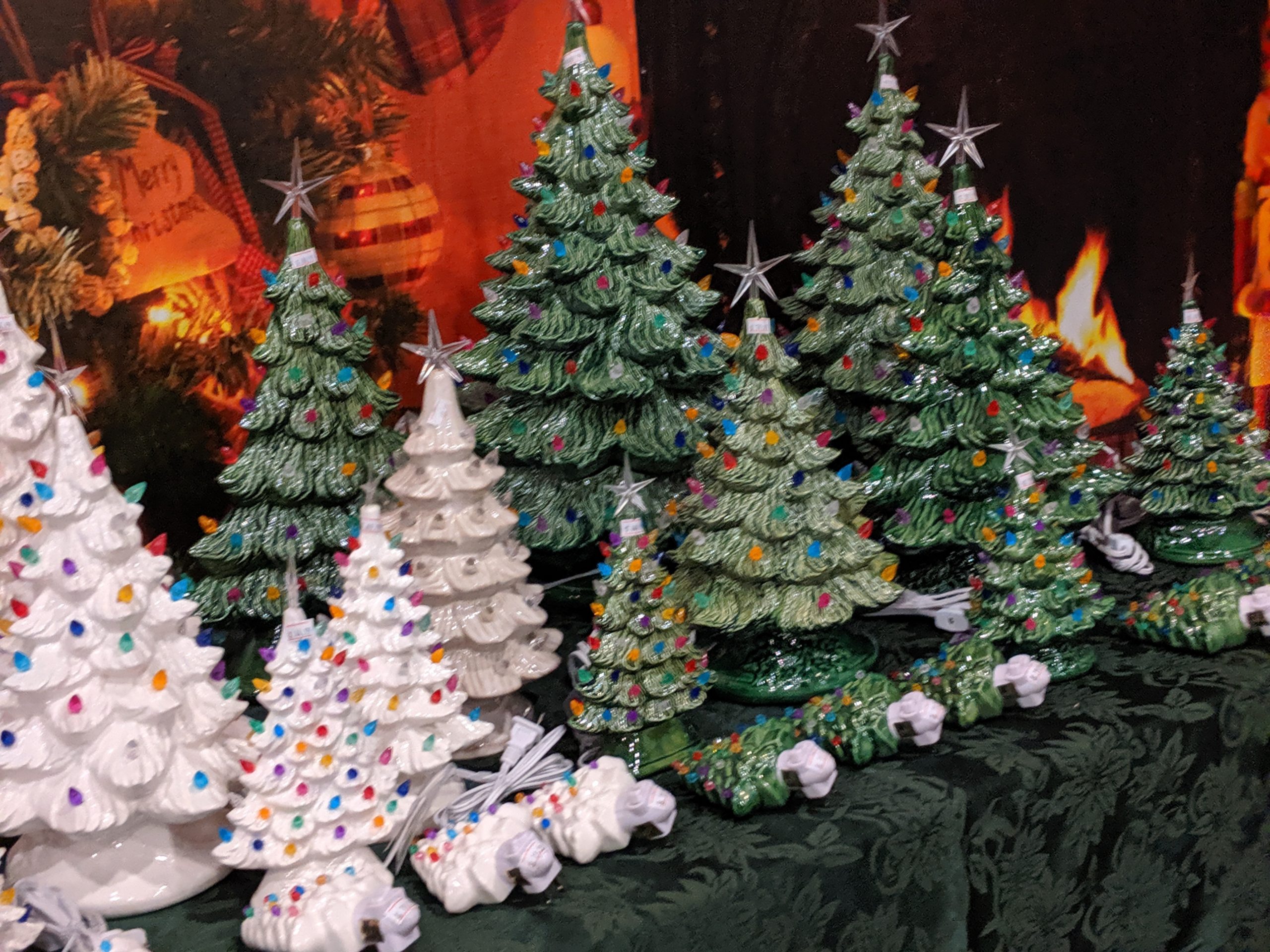 VintageInspired Ceramic Christmas Trees Are Making A Serious Comeback