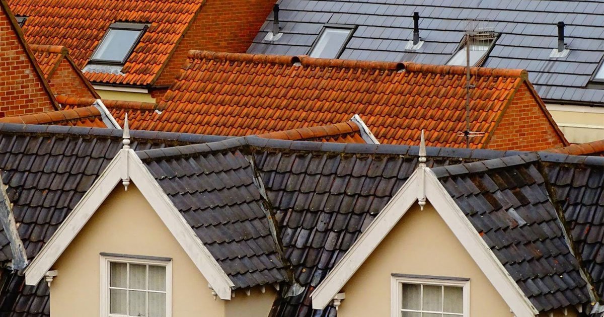 Is It Cheaper To Get a Metal Roof or Shingles?