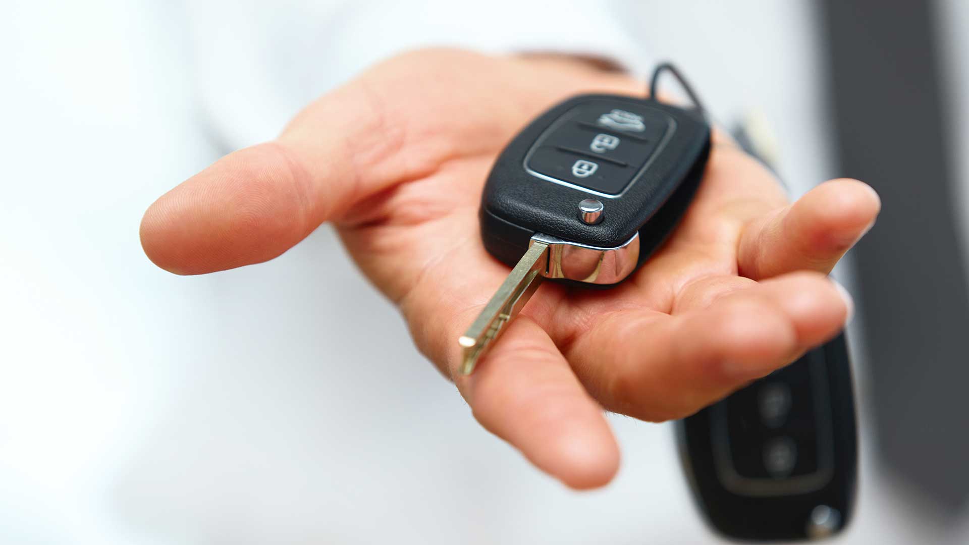 Why You Should Never Fasten Other Keys To Your Vehicle's Ignition Key