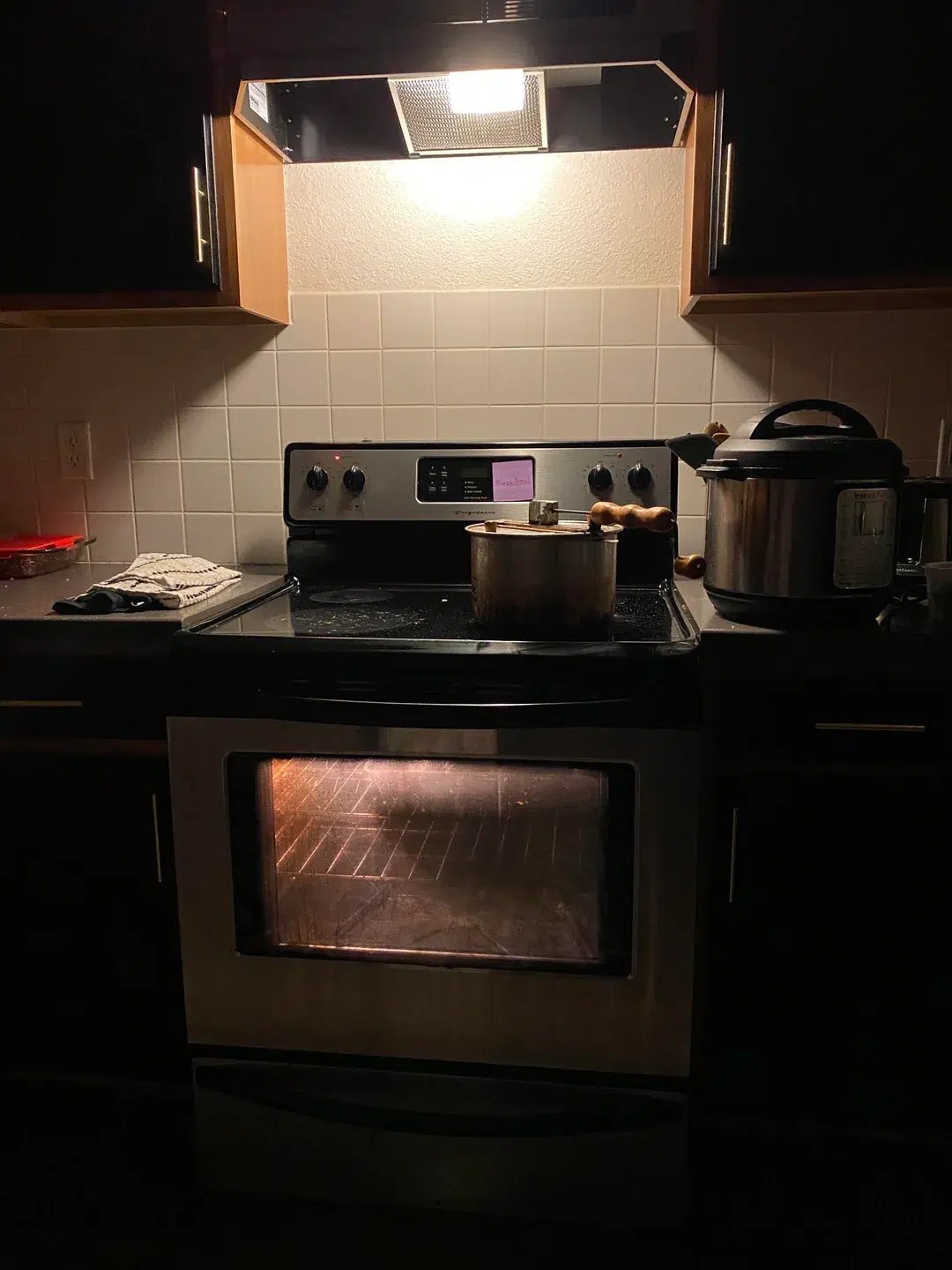 Is It Fine to Turn on the Range Hood Lights Overnight?