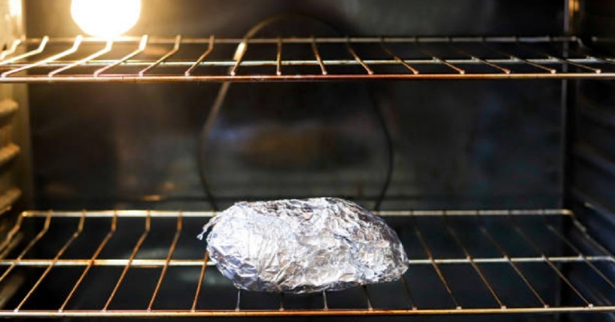 Why Do People Put a Ball of Aluminum Foil in the Oven? The MustKnow