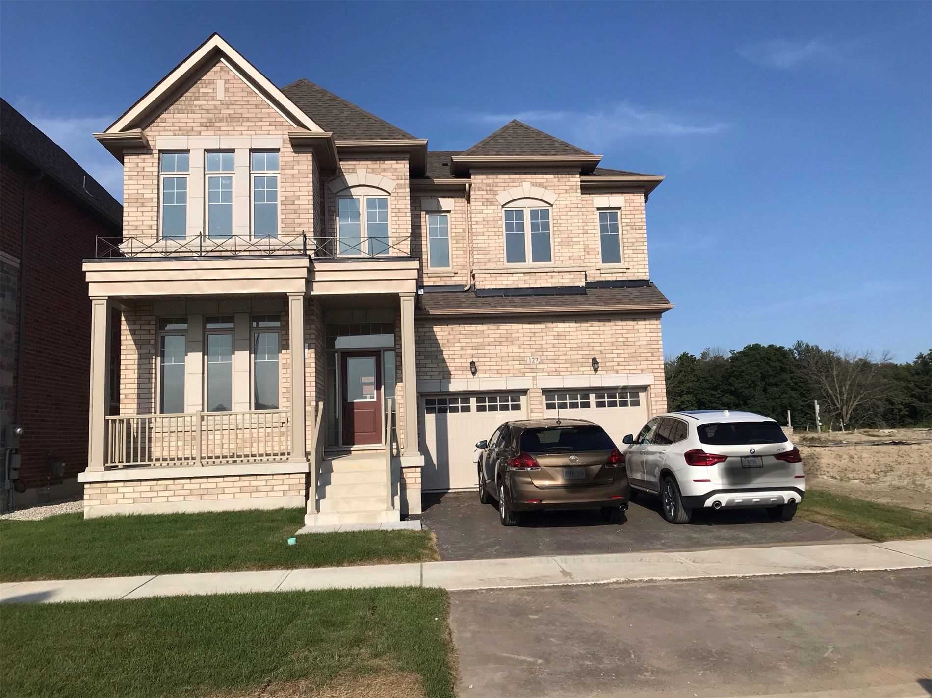 ID 34525 Richmond Hill Real Estate Maple house for rent