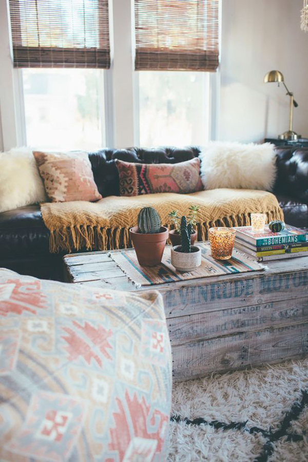 25 Stylish And Modern Living Room With Coffee Table Decor