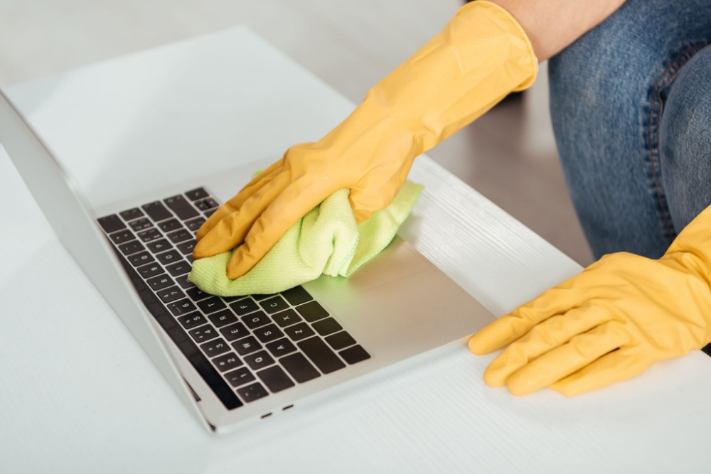 How to Clean Laptop Exterior Using Simple Products Home Office Talk