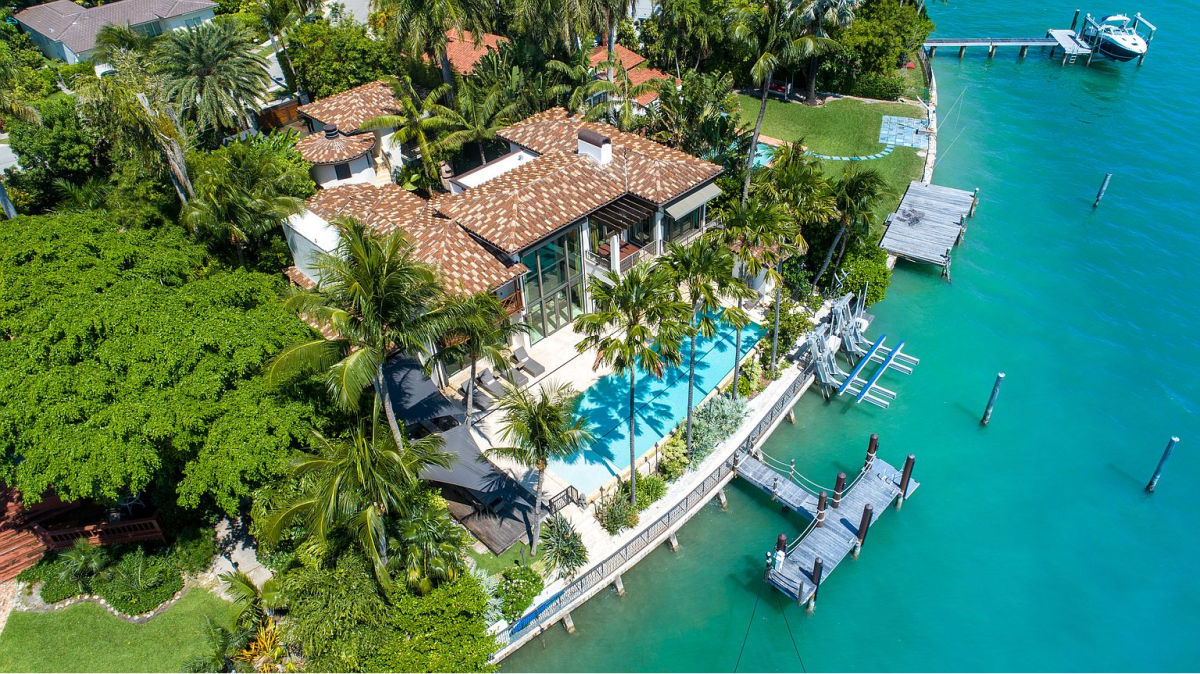 Home Of The Day Peek Inside This Glamorous Di Lido Island Residence