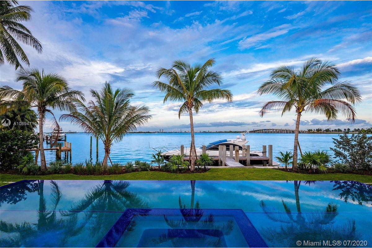 Home Of The Day A Super Luxurious Bay Point Estate Hits The Market