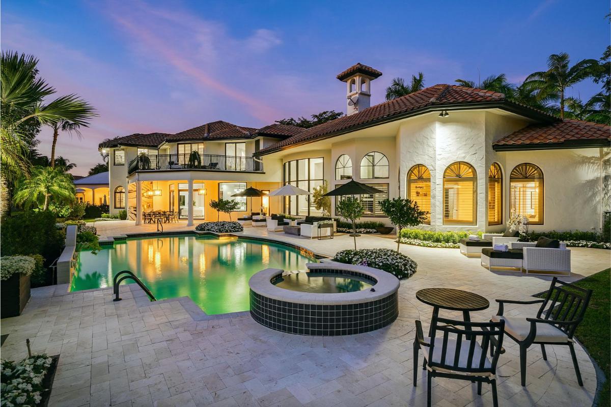 Home Of The Day Peek Inside This Stunning Estate In Wellington, Florida