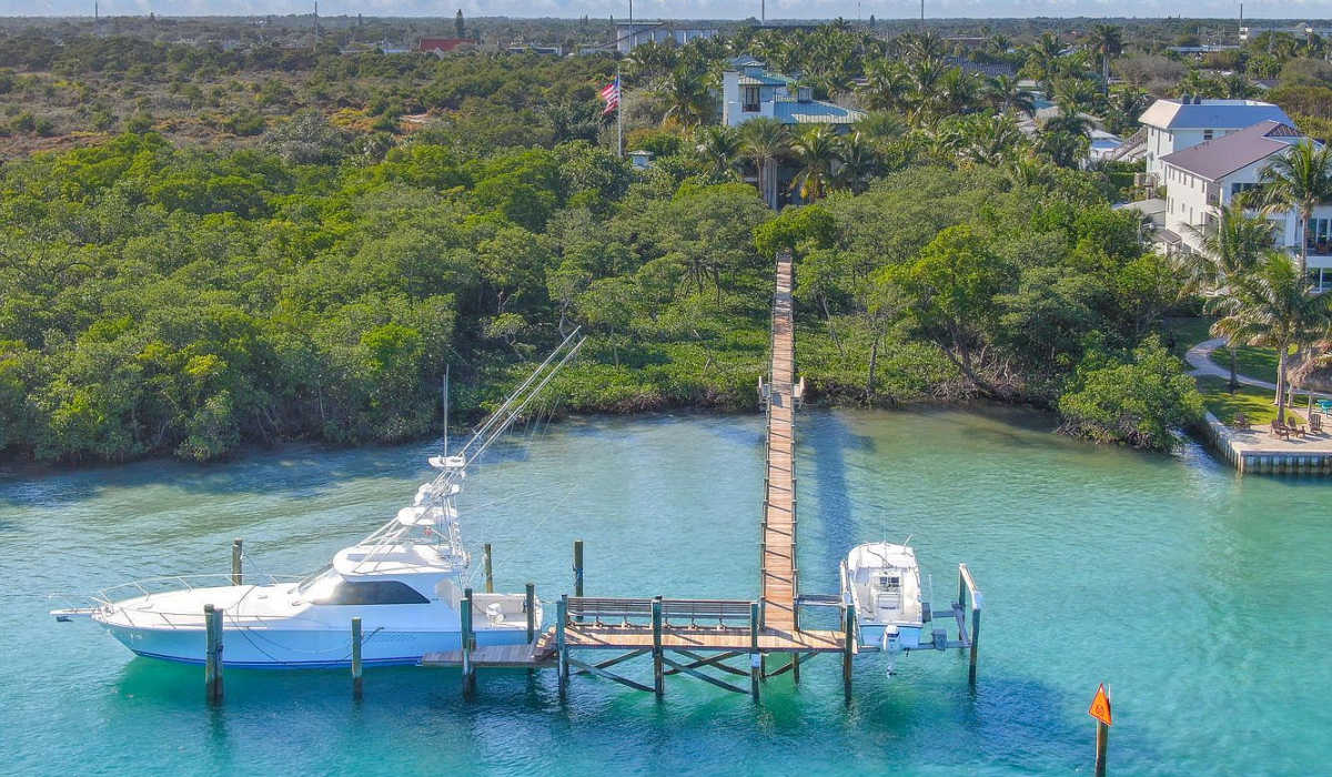 Home Of The Day Tequesta, Florida