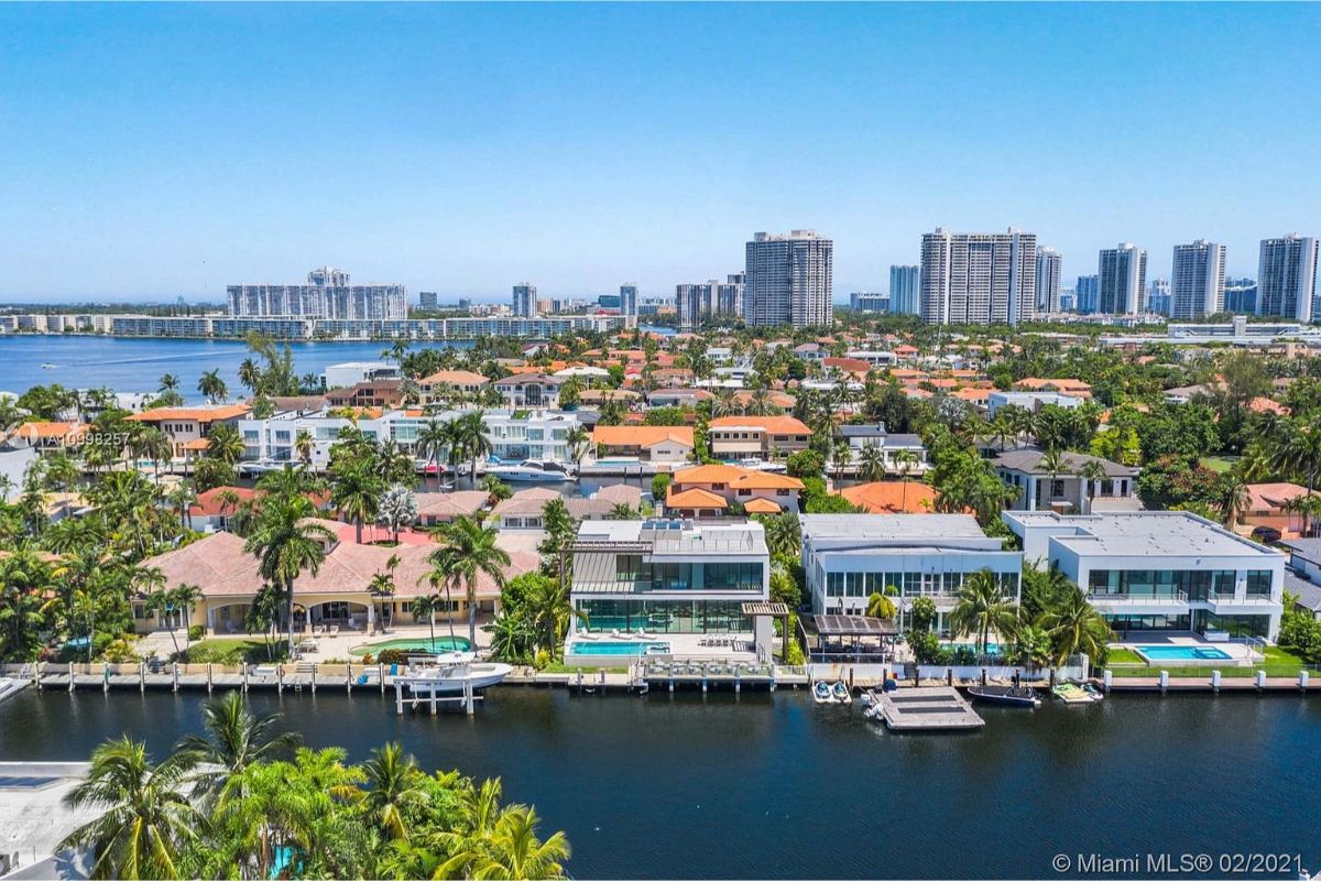 Home Of The Day Modern Luxury In Miami's Exclusive Eastern Shores