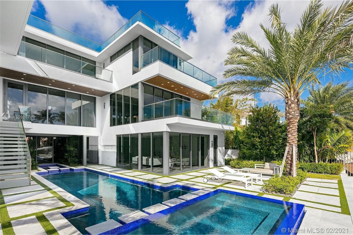 Home Of The Day A Stunning TriLevel Waterfront Home In Fort Lauderdale