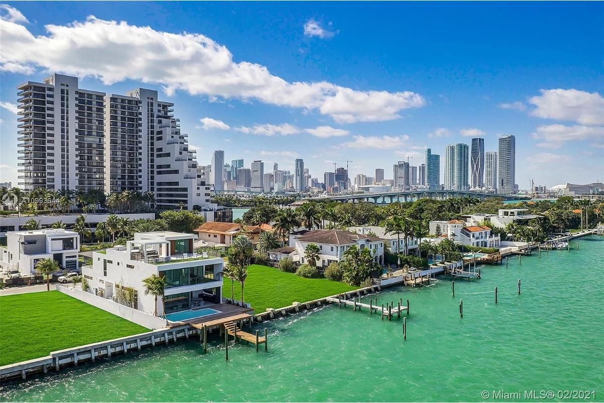 Home Of The Day A Waterfront Gem In Miami's Coveted Islands
