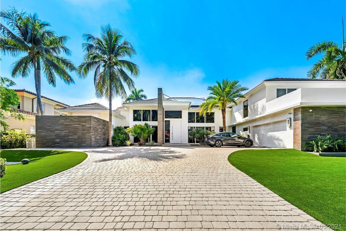 Home Of The Day Luxury Defined In Coveted Golden Beach, Florida
