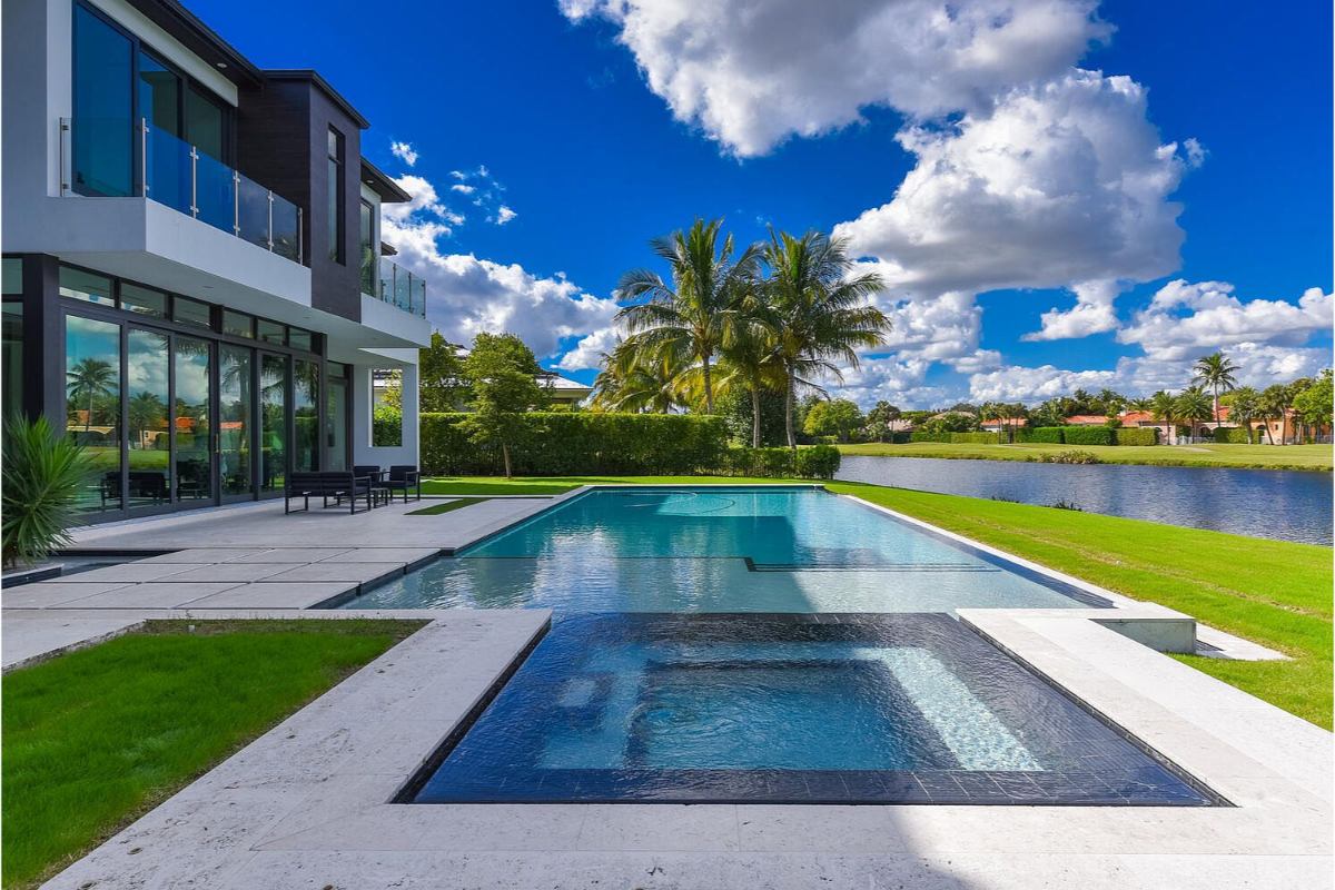 Home Of The Day A Spectacular Modern Estate In The Palm Beach Polo & Country Club