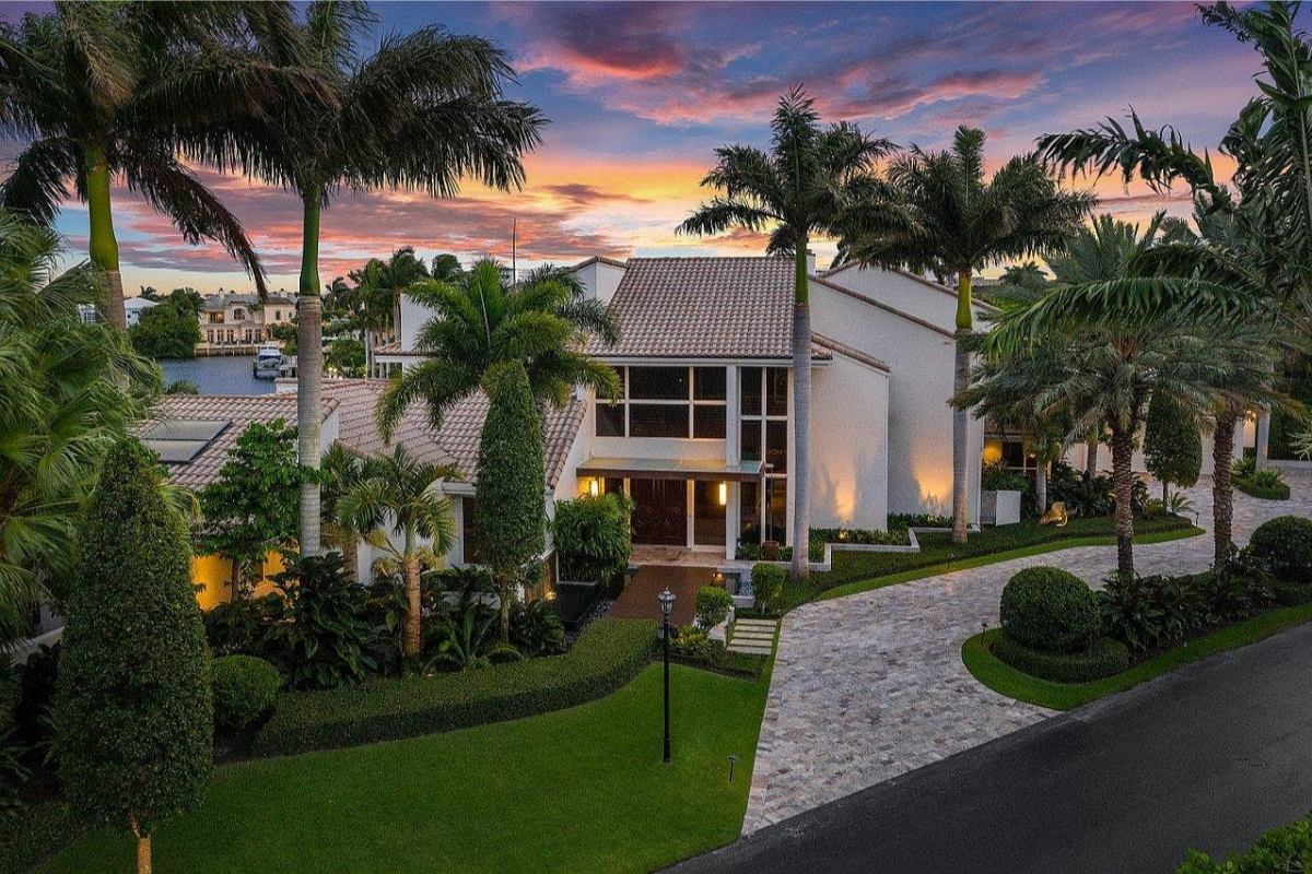 Home Of The Day Luxury Living In The Sanctuary In Boca Raton