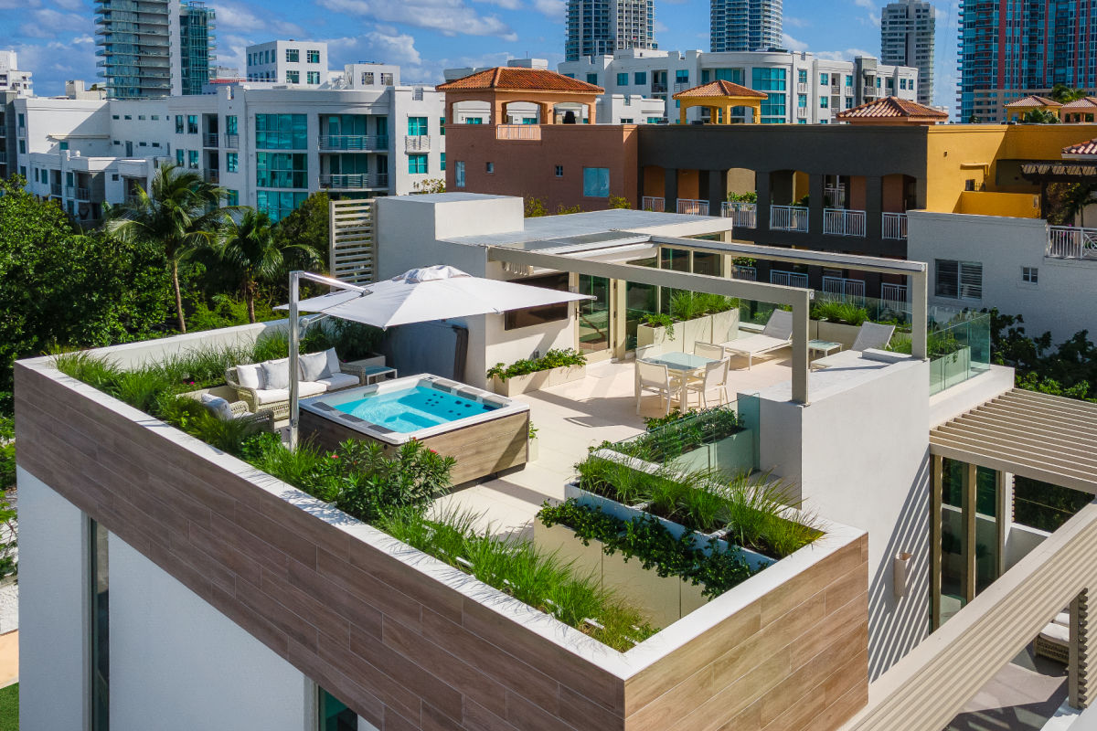 Home Of The Day A Tropical Modern Stunner In Miami Beach's Coveted