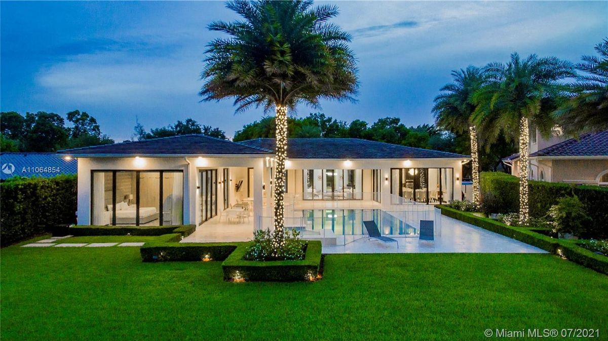 Home Of The Day Dreamy Miami Lakes Home Hits The Market 2.25M