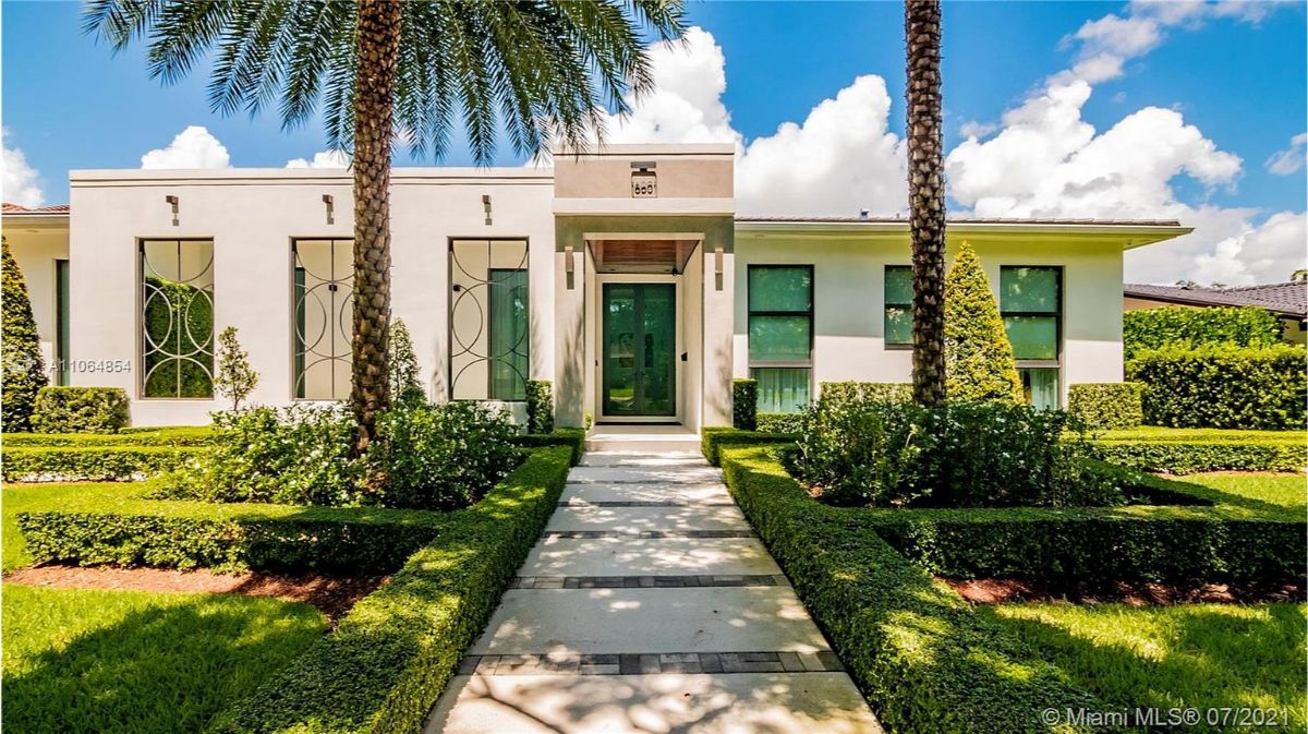 Home Of The Day Dreamy Miami Lakes Home Hits The Market 2.25M