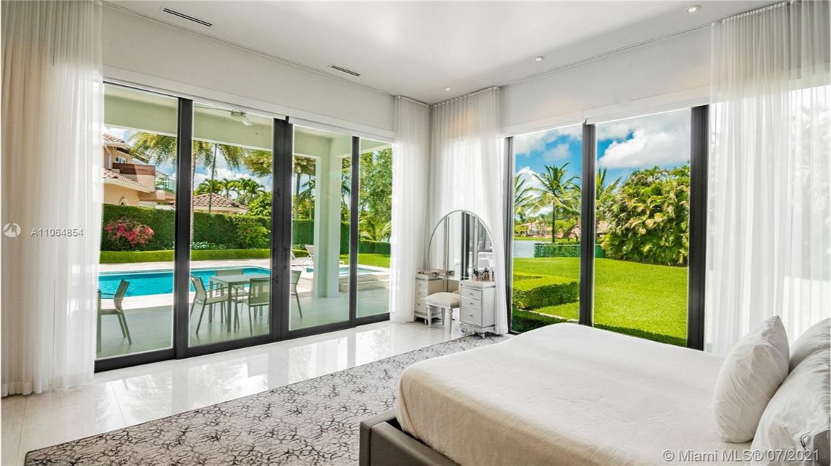 Home Of The Day Dreamy Miami Lakes Home Hits The Market 2.25M