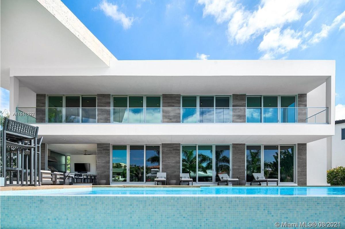 Home Of The Day Modern Waterfront Luxury In Miami's Keystone Islands