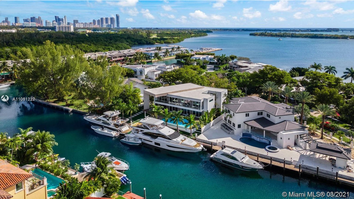 Home Of The Day Modern Waterfront Luxury In Miami's Keystone Islands