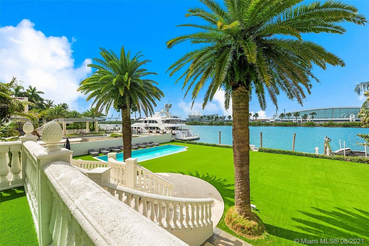 Home Of The Day A Grand Residence On Miami Beach's Prestigious Palm Island