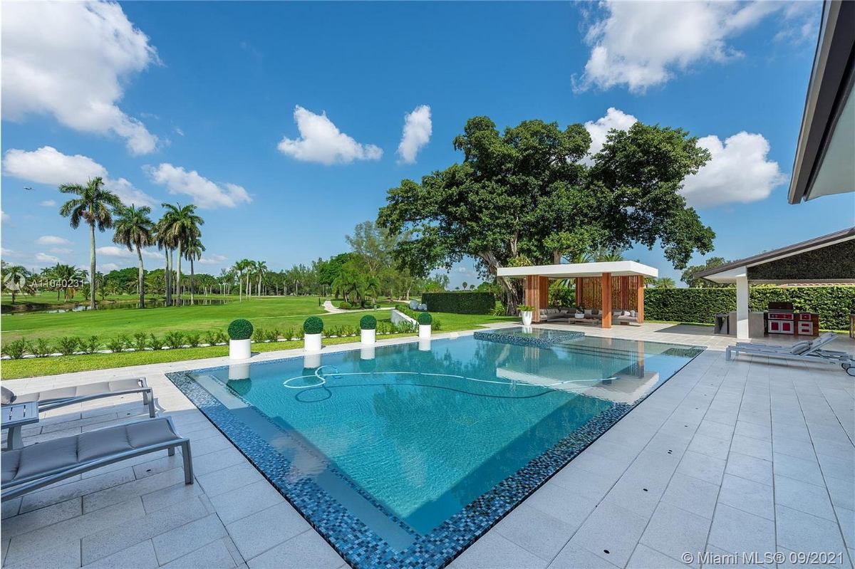 Home Of The Day Spectacular Golf Course Home In Miami's Loch Lomond