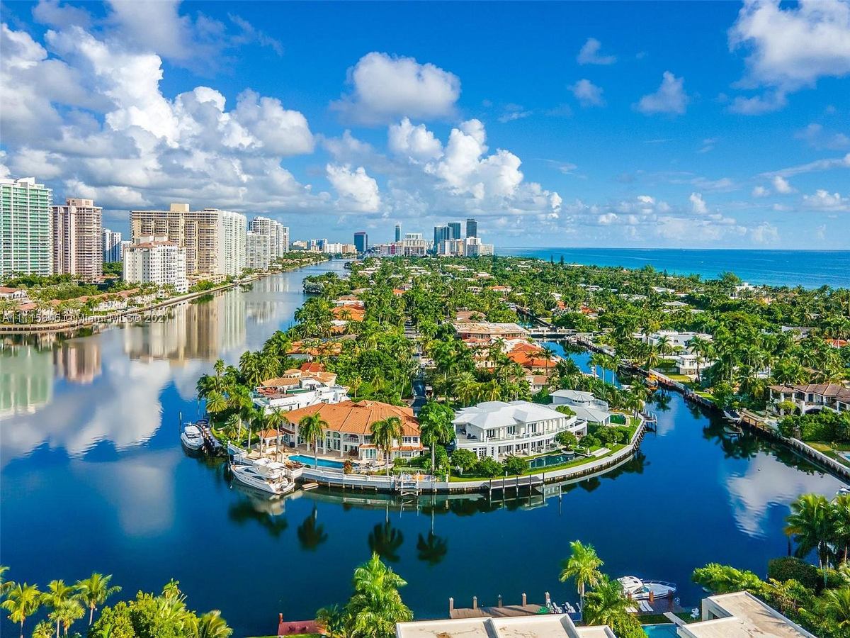 Home Of The Day A Private ResortLike Compound In Exclusive Golden Beach