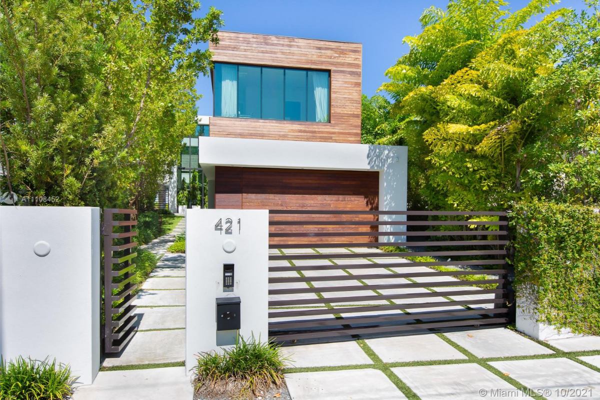 Home Of The Day Modern Hibiscus Island Jewel With Views Asks 16.5M