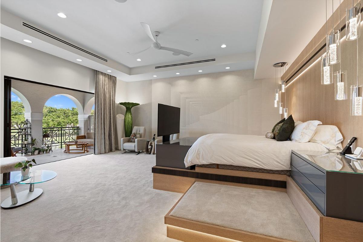 Home Of The Day A Magnificent Estate In Boca's Mizner Lake Estates