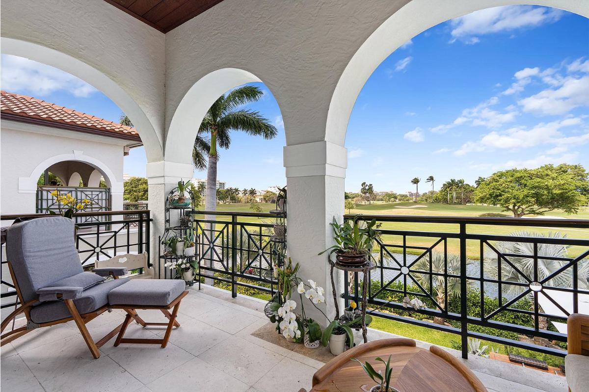 Home Of The Day A Magnificent Estate In Boca's Mizner Lake Estates