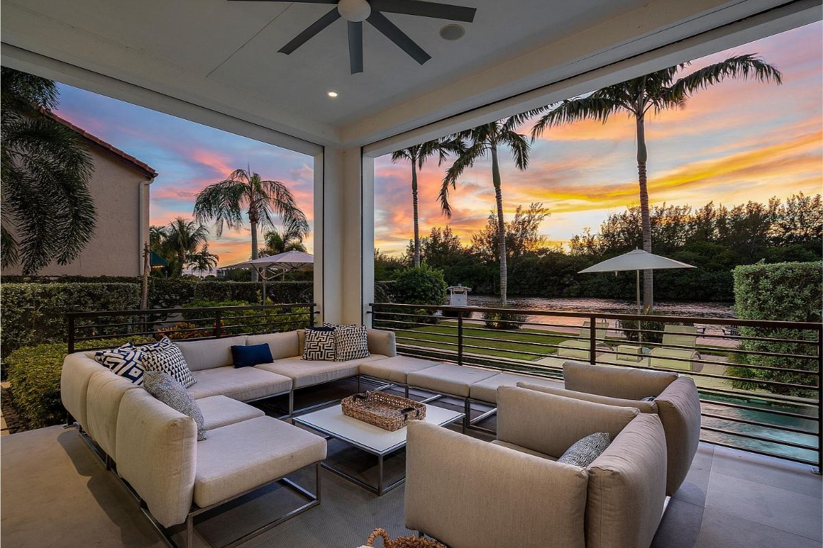 Home Of The Day An Impressive Townhome With Intracoastal Views In