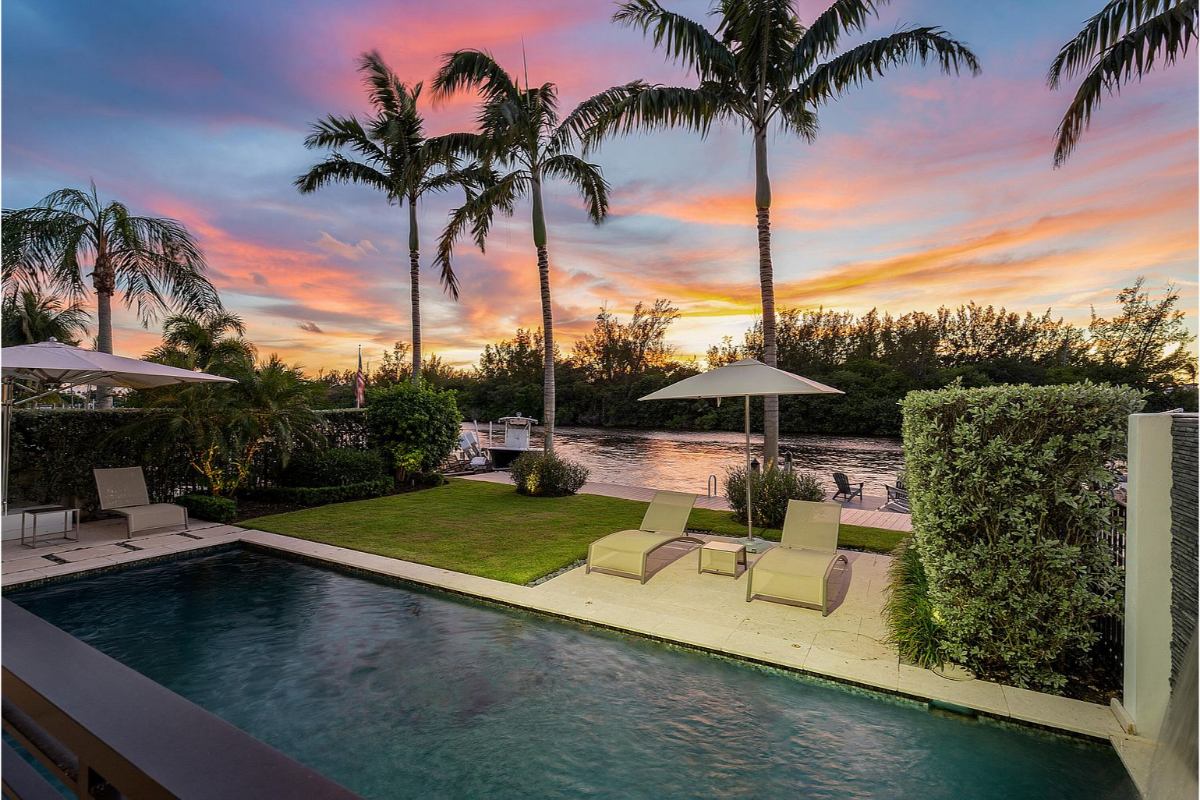 Home Of The Day An Impressive Townhome With Intracoastal Views In